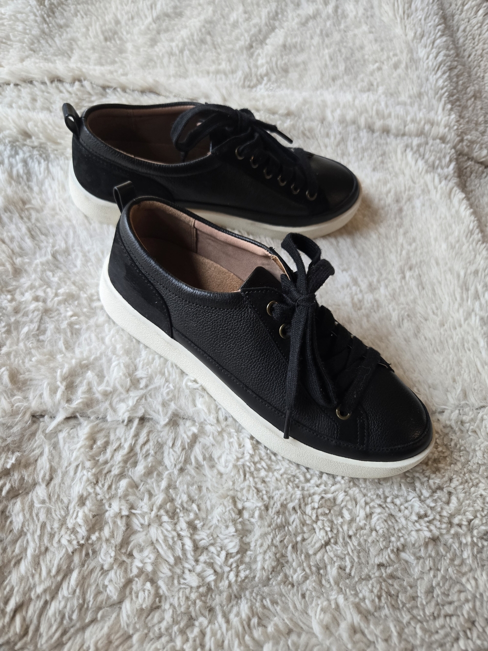 Vionic Black Leather Lace-Up Flats Sneakers